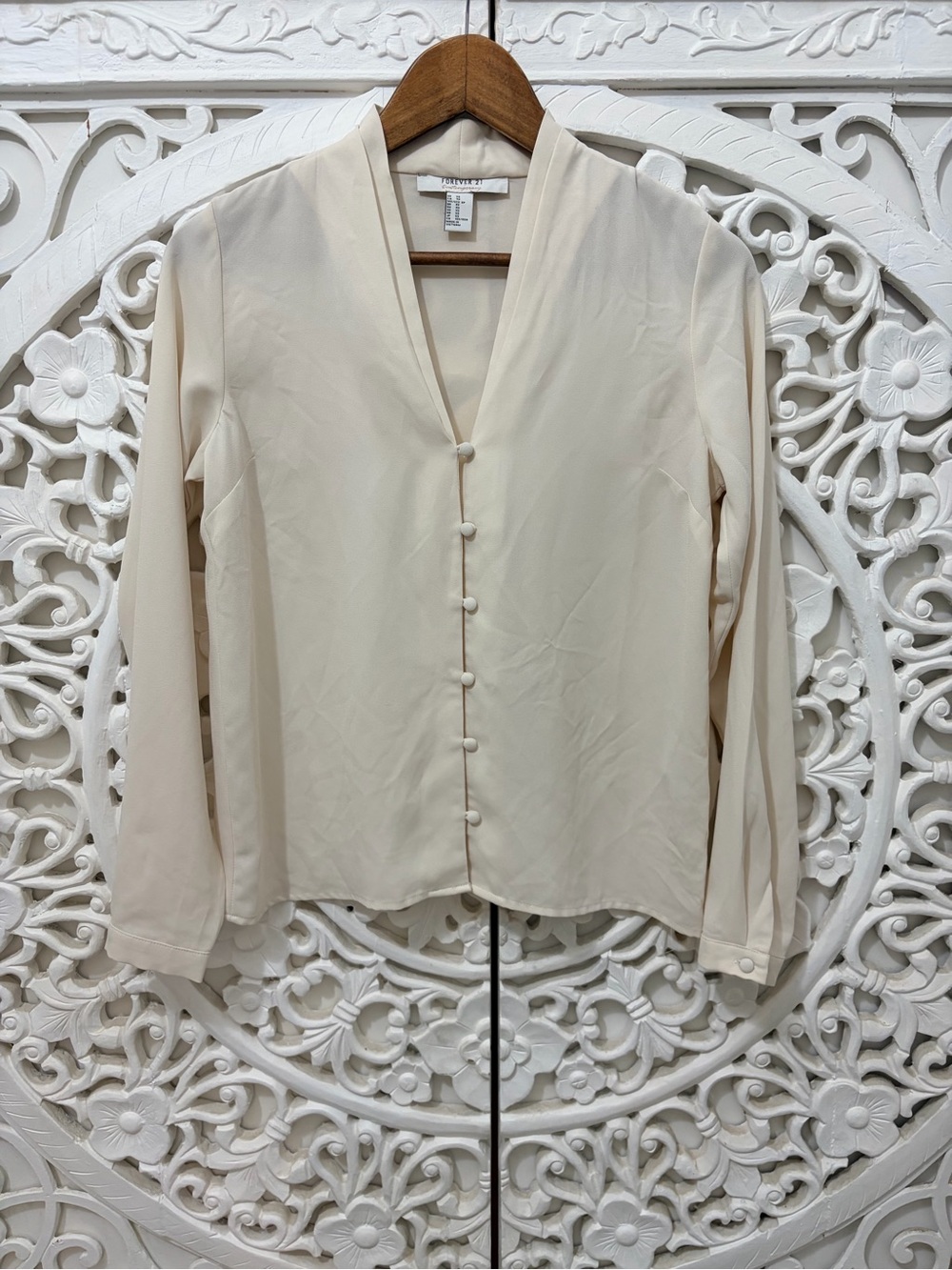 Forever 21 Contemporary Cream Covered Button Blouse Size XS